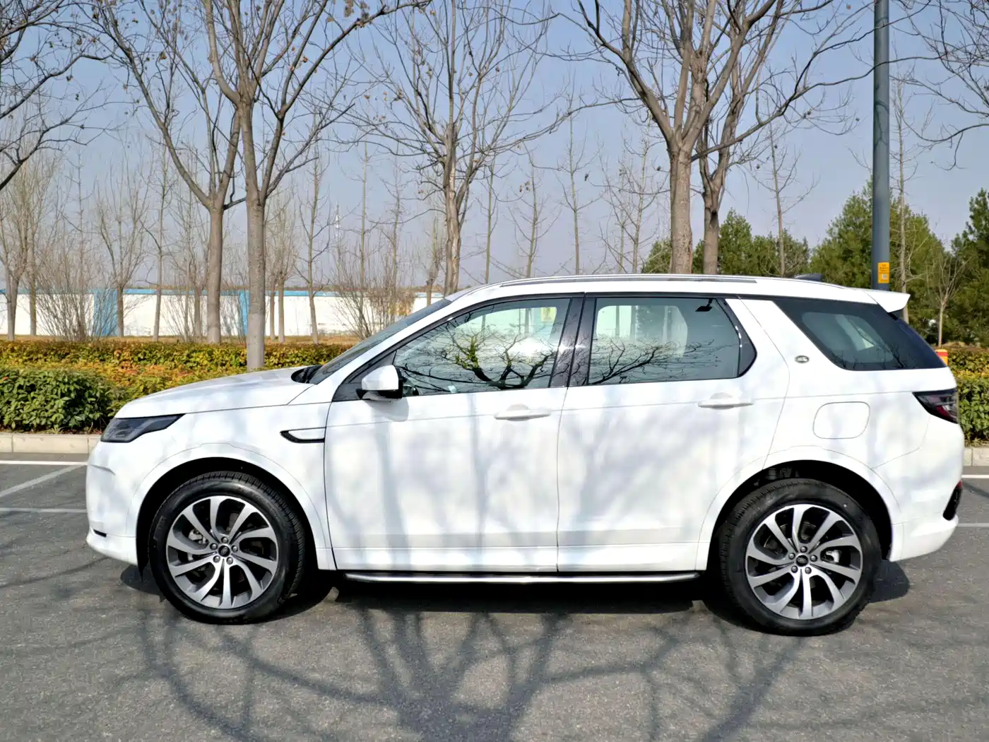 LAND ROVER DISCOVER NEW ENERGY SOURCES FOR SPORTS