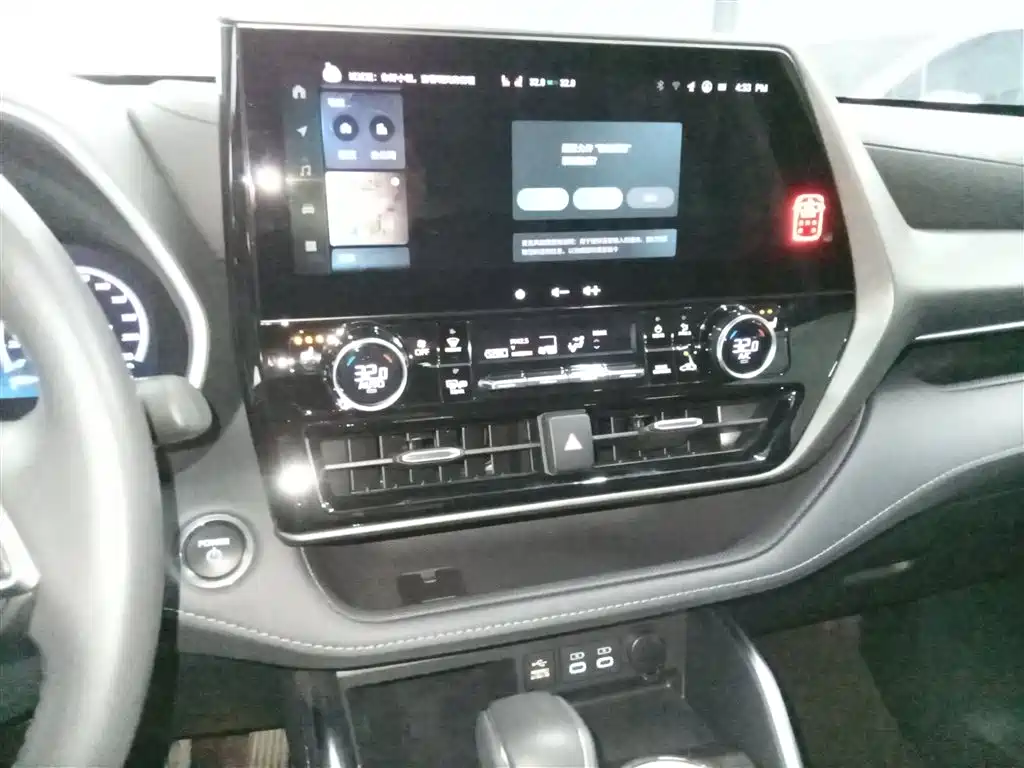 Toyota Highlander 2024 2.5L Smart Hybrid 4WD Premium 7-seater фото 9