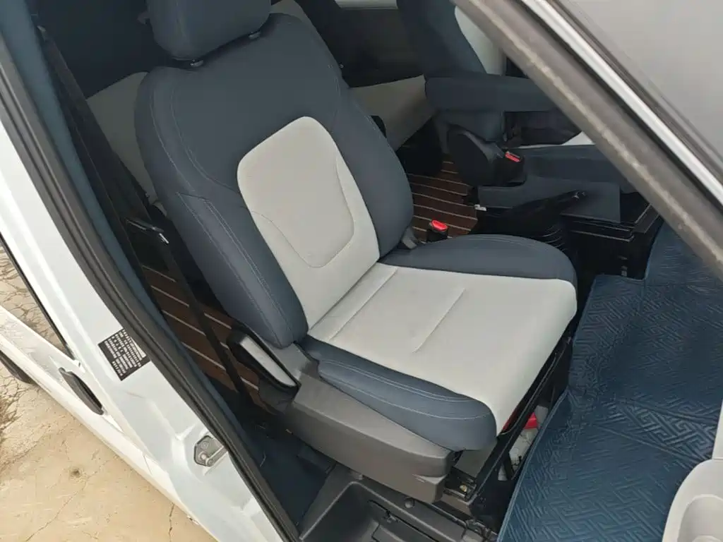 Jiangling JMC Fushun 2025 2023 2.0T Manual Medium Wheelbase Medium Roof Business Version 9-Seater (Non-Operational)