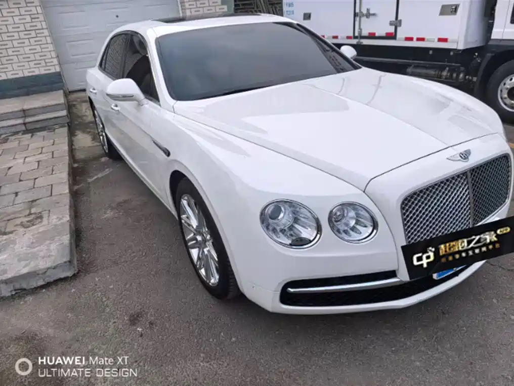 Фото 3 - Bentley Flying Spur
