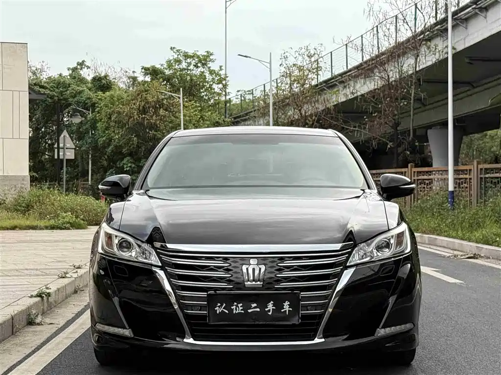 Toyota Crown 2015 2.0T Fashion