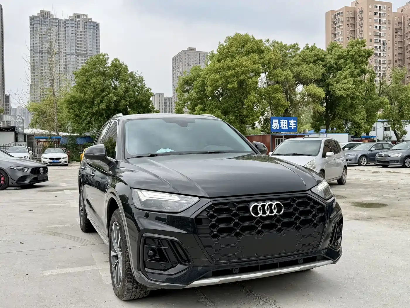 Audi Q5L 2025 45th Anniversary Edition 40 TFSI Dynamic Fashion фото 4