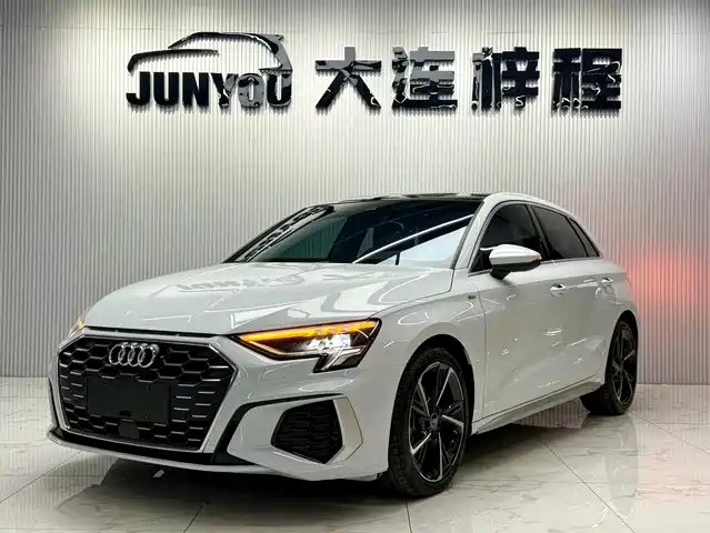 Audi A3 Рестайлинг, Sportback 35 TFSI, Стиль Спорт