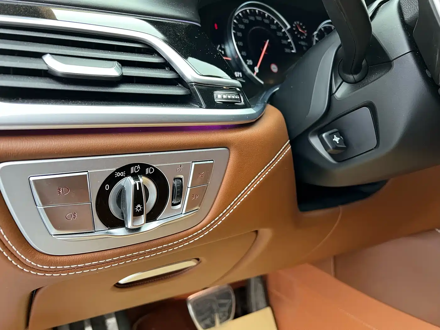 BMW 7 Series 2018 740Li xDrive Premium Type M Sport Package фото 7