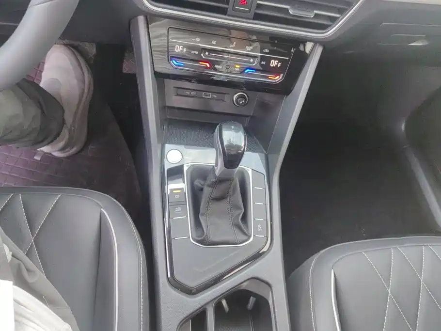 Volkswagen Tiguan L 2025 2024 300TSI Auto 2WD Smart Edition