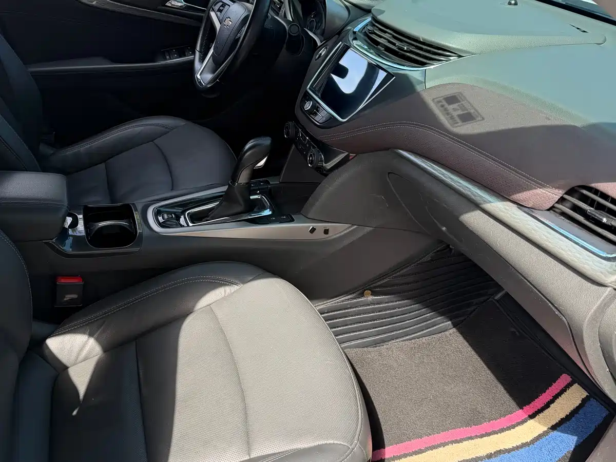 Chevrolet Malibu 2017 1.5T Automatic Luxury Edition фото 14