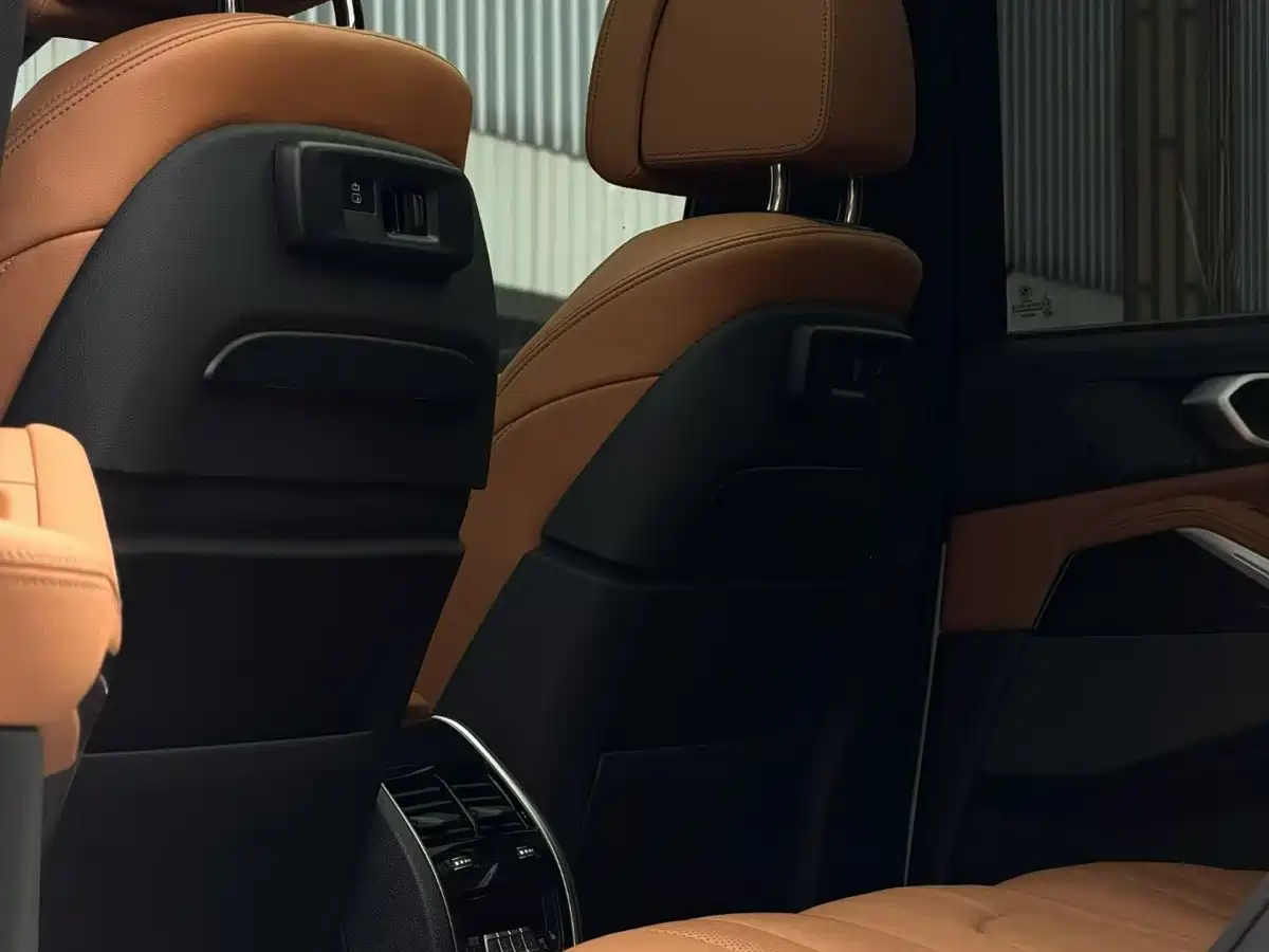 BMW X5 (Import) 2019 xDrive40i Exclusive M Sport Package фото 7