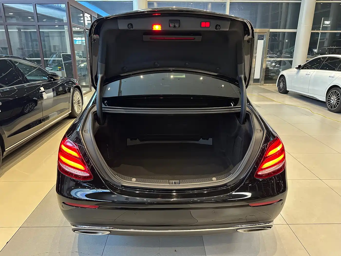 Mercedes-Benz E-Class 2019 E 300 L Luxury фото 19