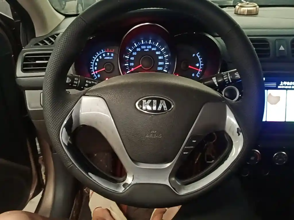 Kia K2 2017 2015 Sedan 1.4L AT GLS