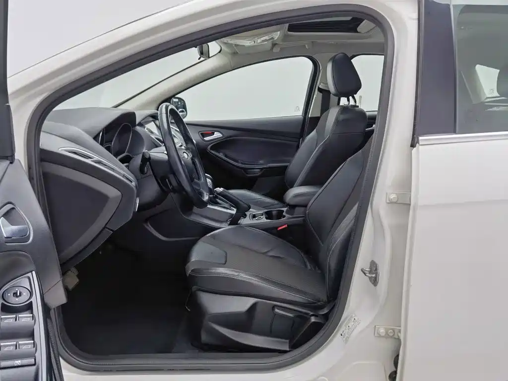 Photo 10 - Ford Focus
