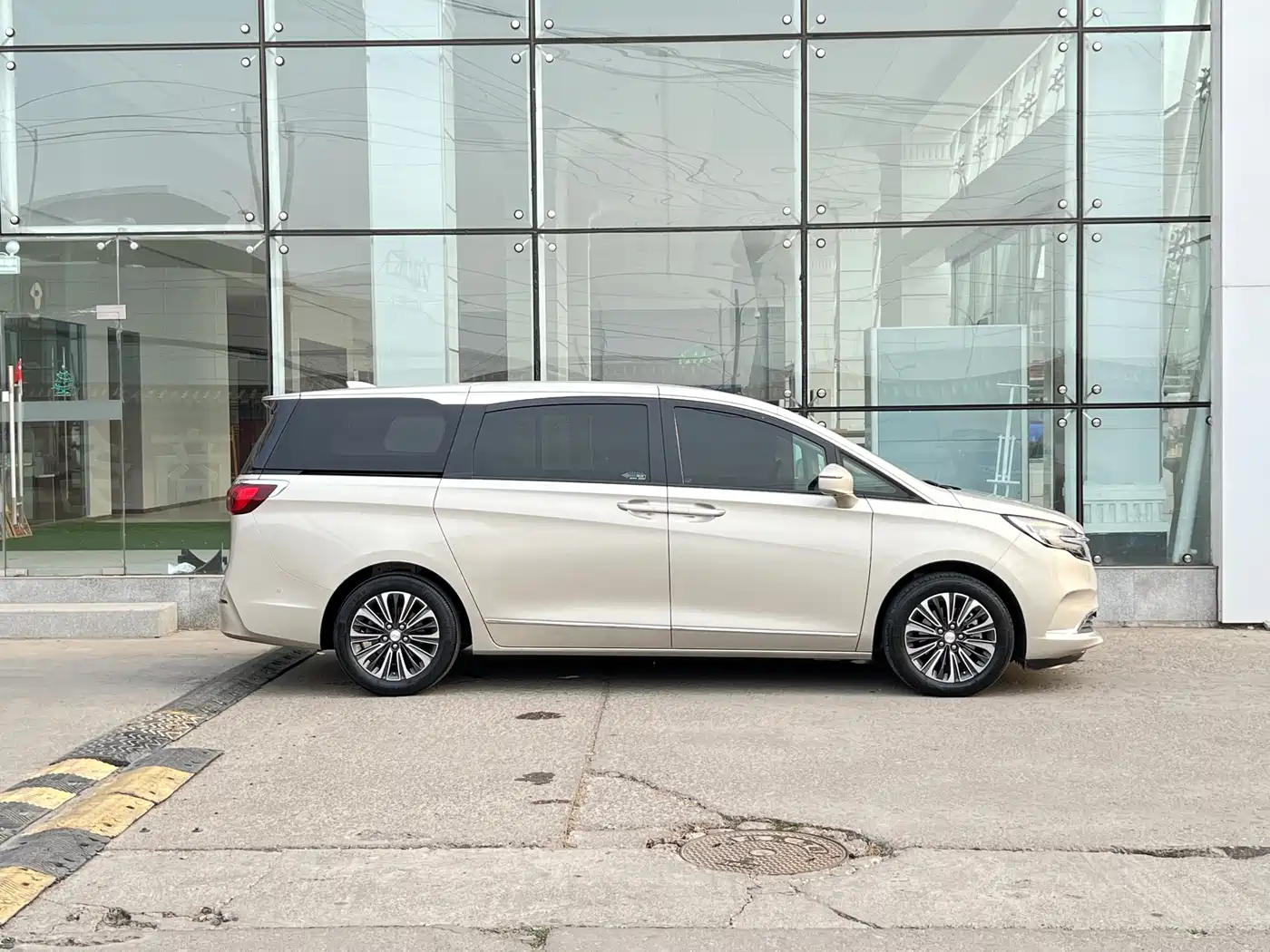 Buick GL8 2022 ES Landmark 653T Flagship фото 8