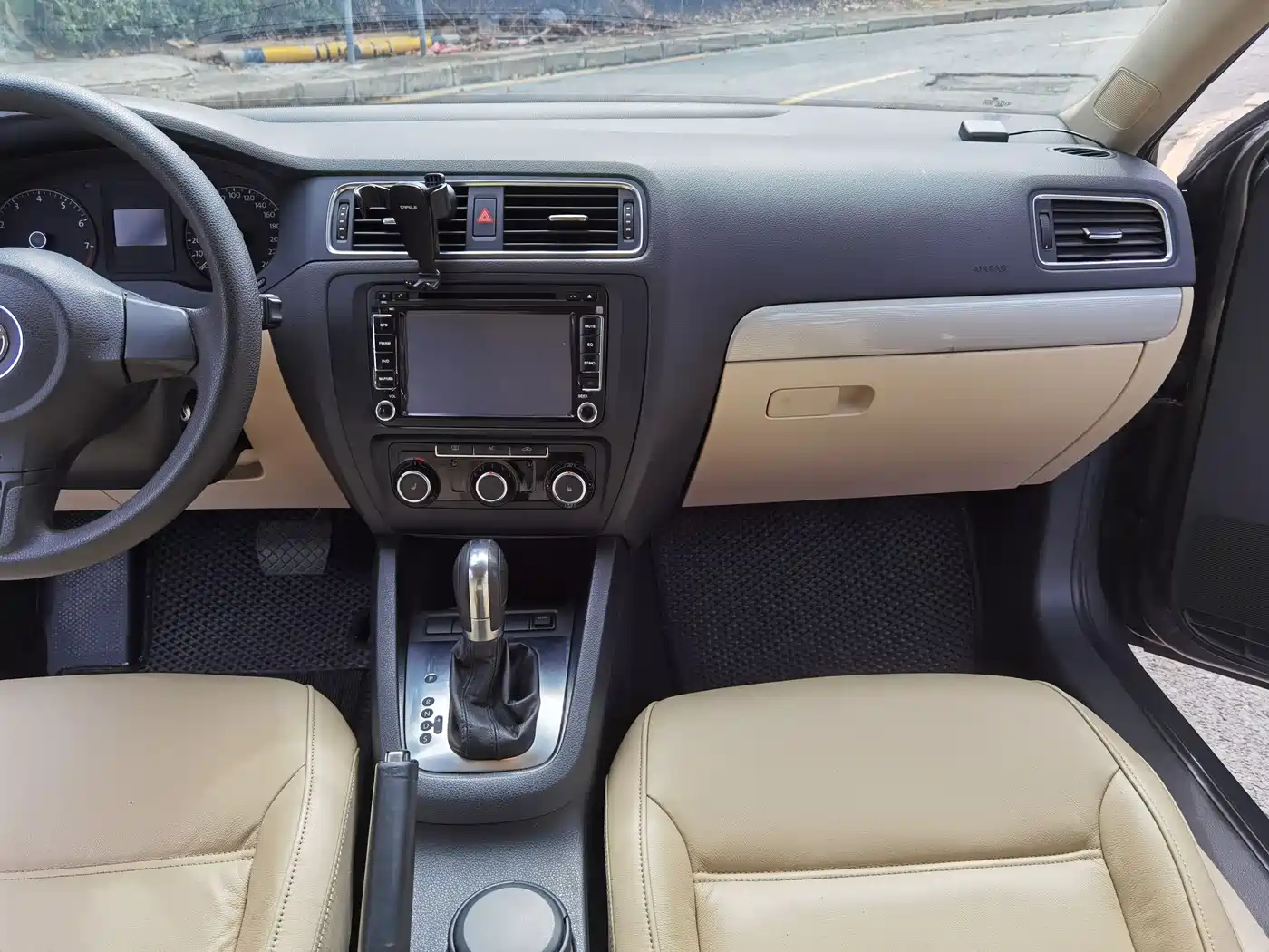 Volkswagen Sagitar 2012 Model 1.6L Automatic Fashion фото 10