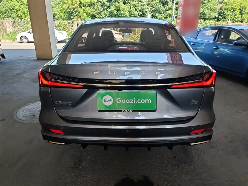 Фото 6 - Roewe i5