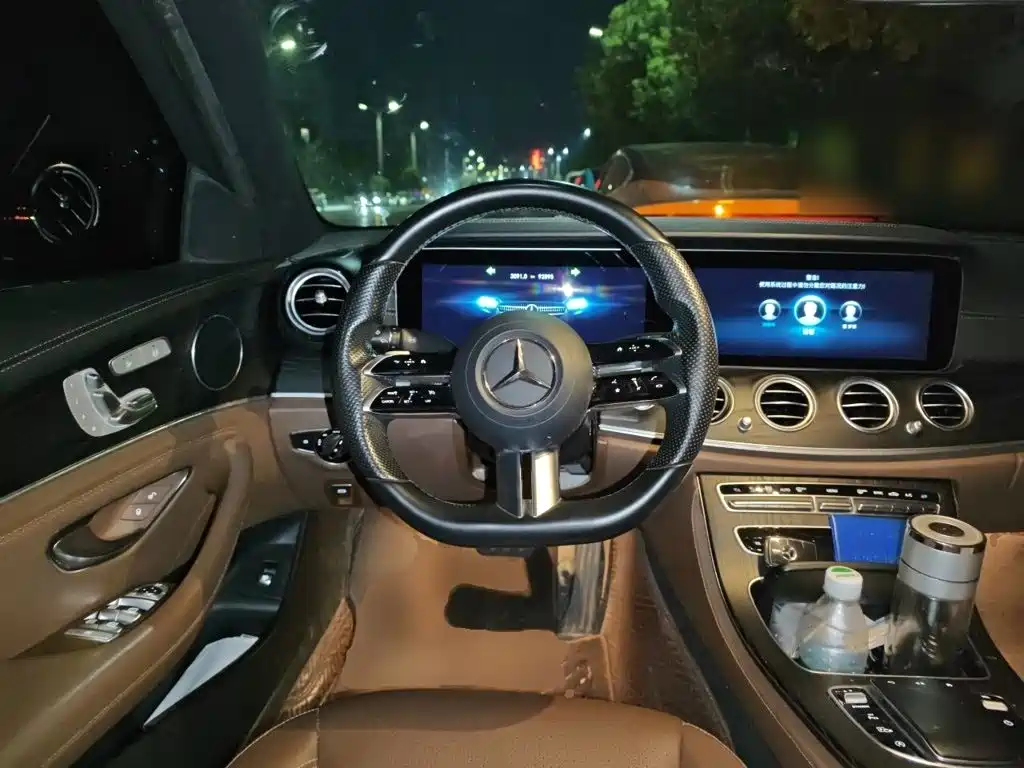 Фото 6 - Mercedes-Benz E-Class
