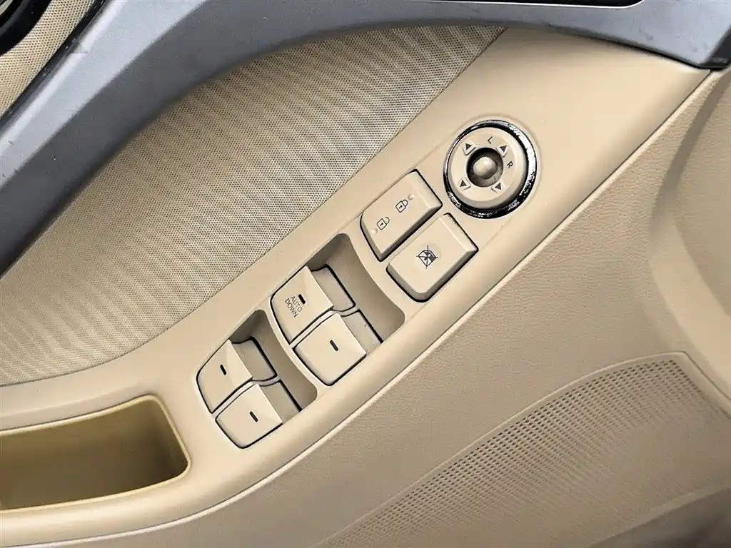 Hyundai Langdong 2012 1.6L Manual Leading фото 9