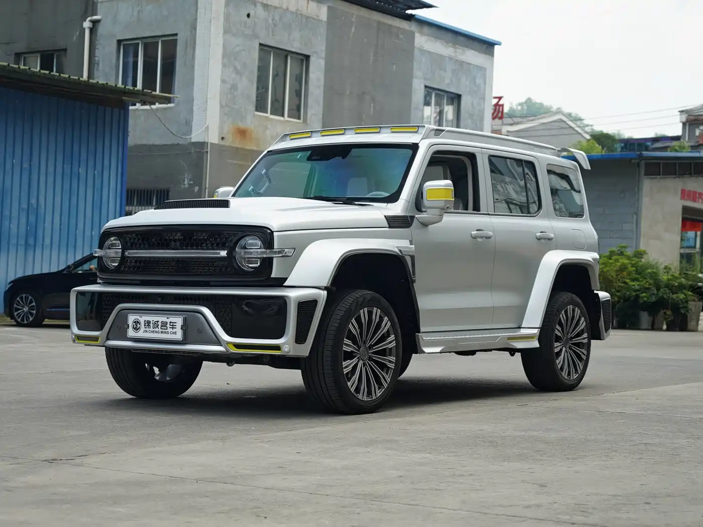 TANK CO CREATION TANK 300