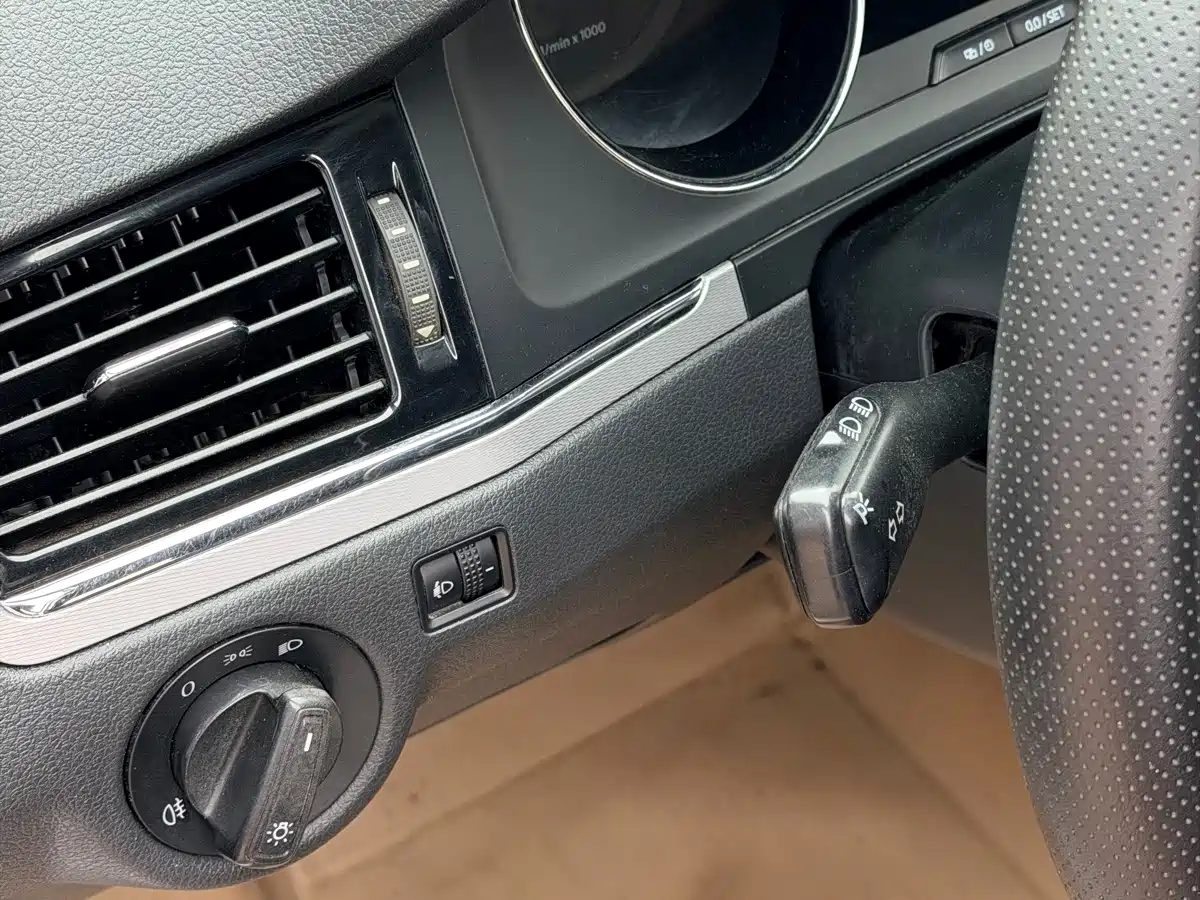 Volkswagen Bora 2013 2013 1.6L Manual Fashion Model