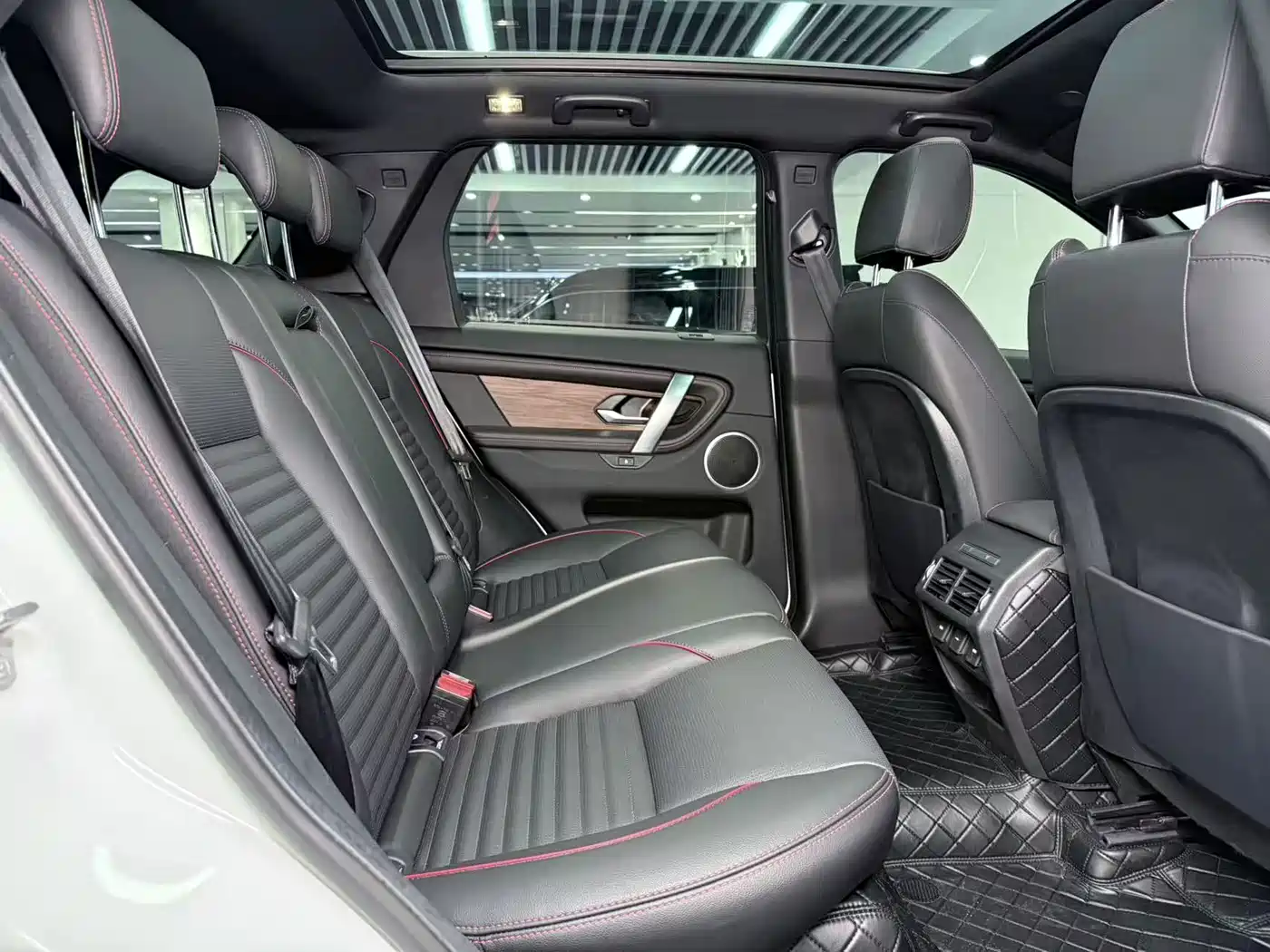 Фото 13 - Land Rover Discovery Sport