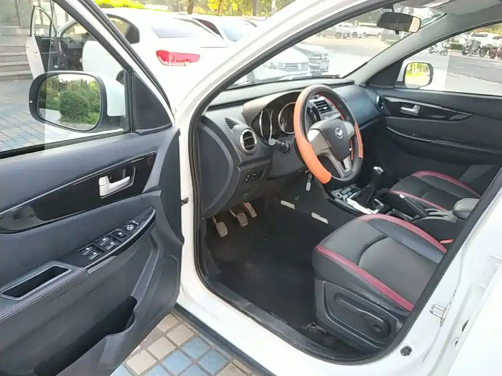 BAIC Huansu S3 2016 2016 1.5L Manual Startup Edition