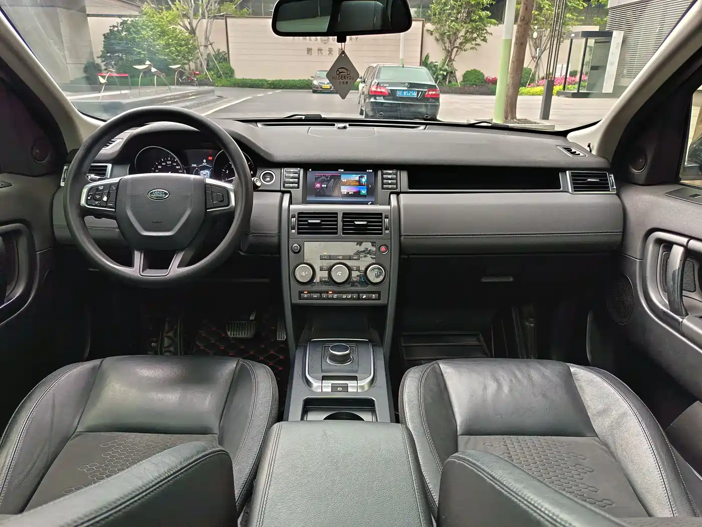 Land Rover Discovery Sport 2017 2.0T PURE фото 7