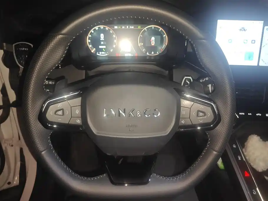 Lynk & Co 06 2023 Remix 1.5T Power Pro фото 15