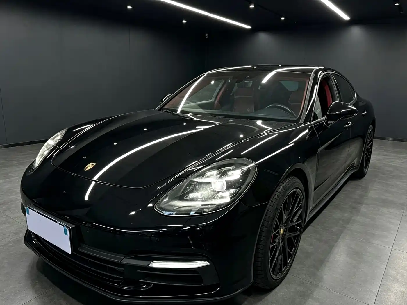 Photo 1 - Porsche Panamera