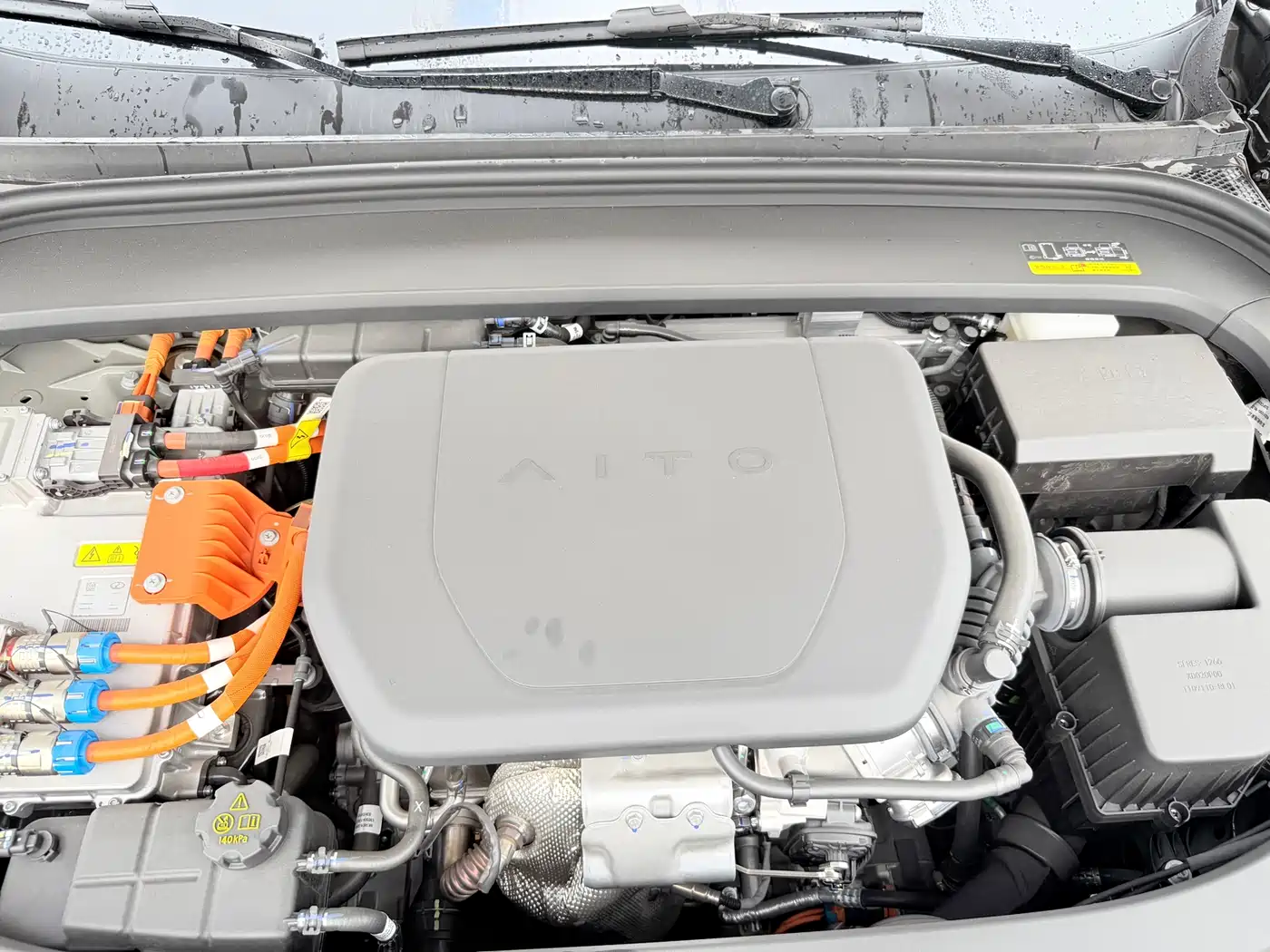 AITO Wenjie AITO M9 2025 Extended Range Ultra 52kWh 6-Seater фото 11