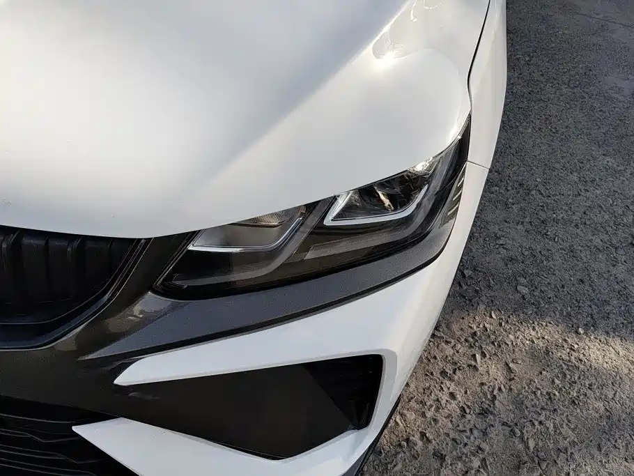 Фото 5 - Geely Coolray