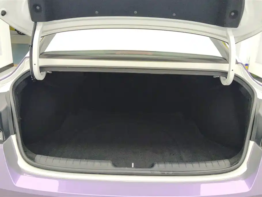 Hyundai Elantra 2022 240TGDi DCT LUX Premium Edition фото 4