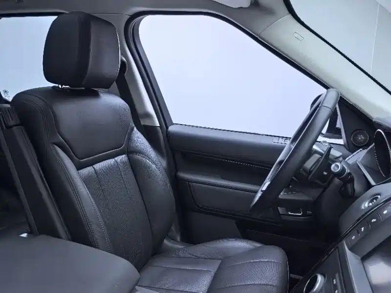 Land Rover Discovery 2017 3.0 SC V6 S фото 14