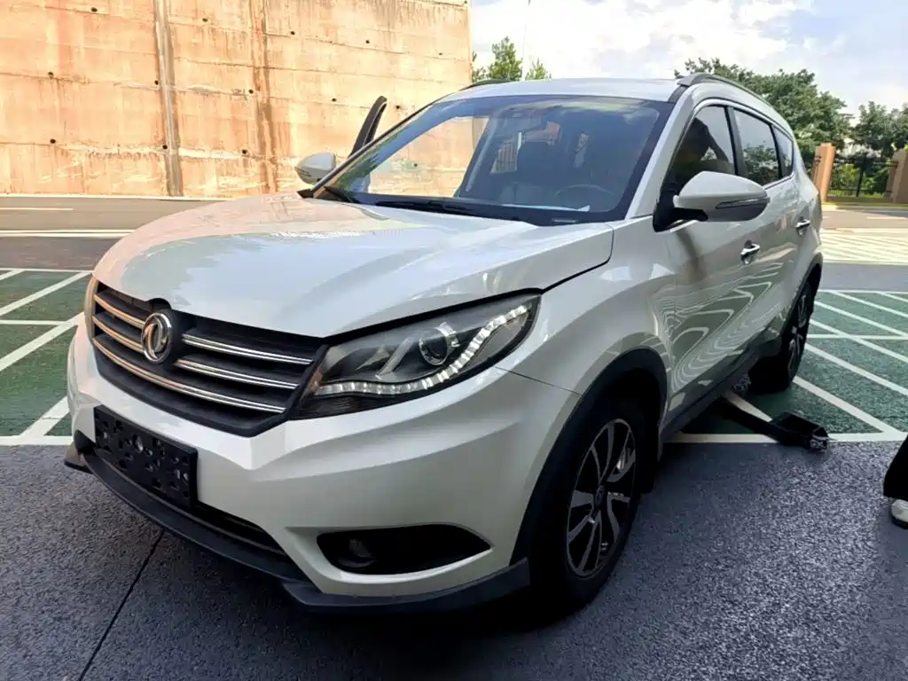 Dongfeng Fengguang Fengguang 580 2016 2016 Model 1.5T Manual Luxury Version