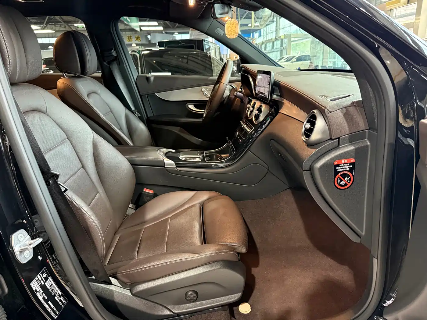 Mercedes-Benz GLC 2022 Model GLC 260 L 4MATIC Dynamic Edition фото 8