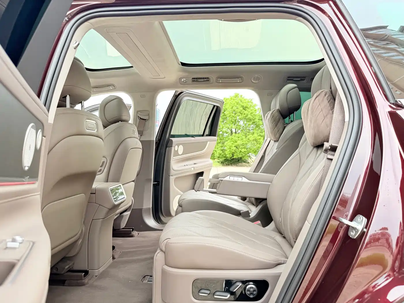 AITO Wenjie AITO M9 2025 Extended Range Ultra 52kWh 6-Seater фото 9