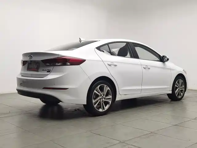 Hyundai Elantra 2016 Model 1.6L Automatic Smart Elite — фото 2