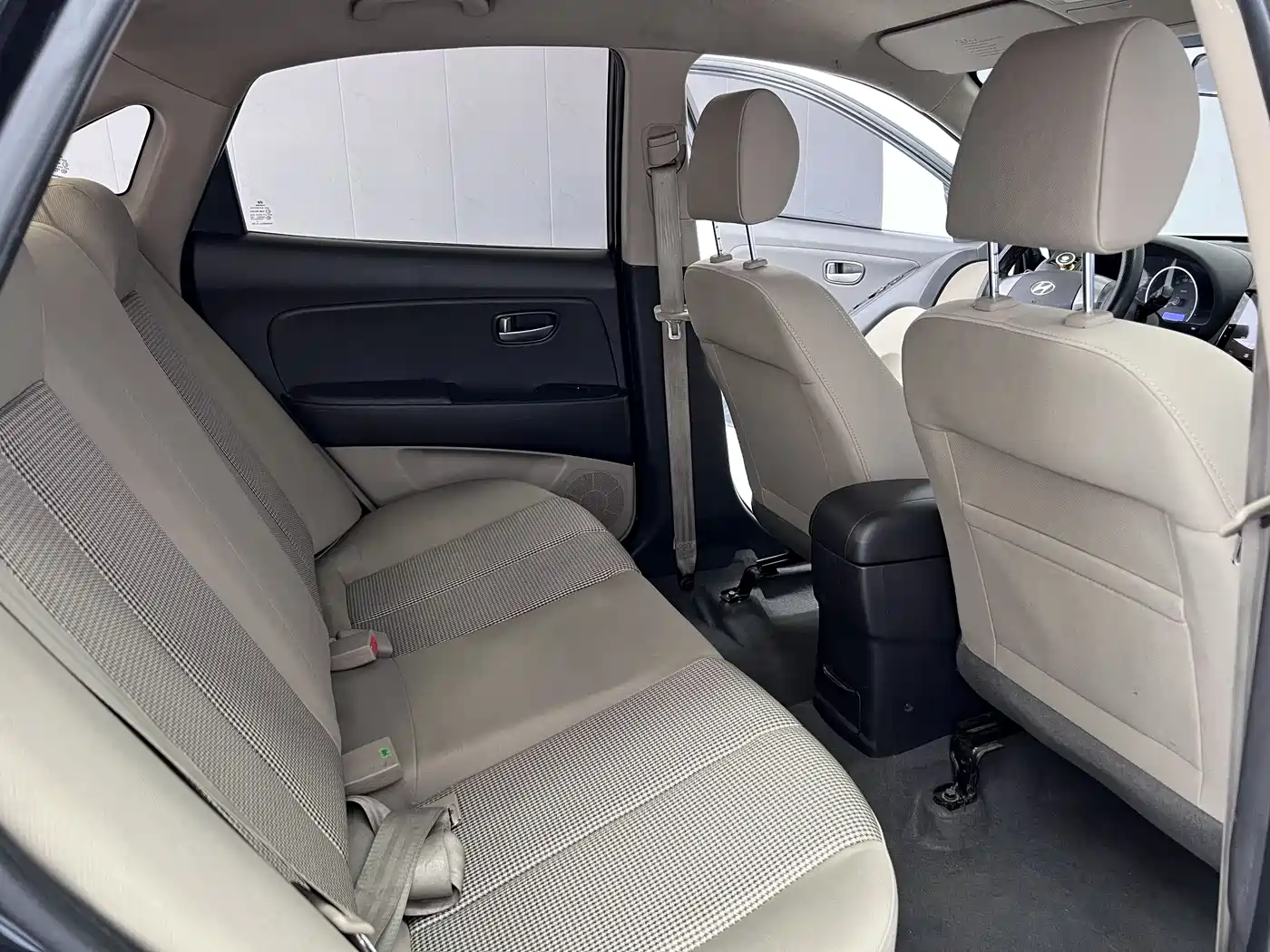 Hyundai Elantra 2011 1.6L Automatic Comfort фото 11