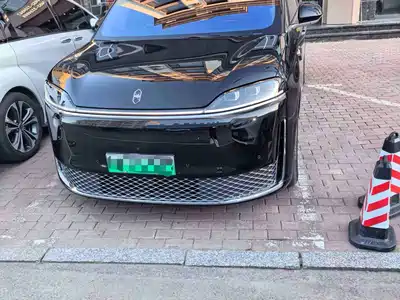 Luxeed V9