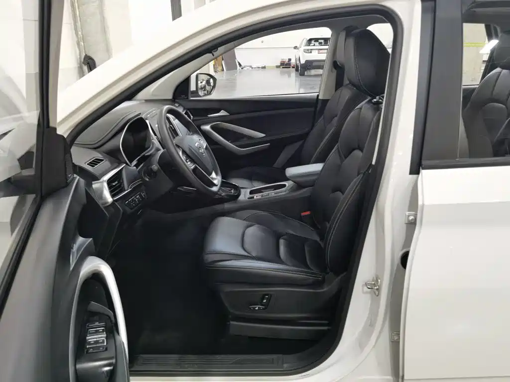 Baojun 530 2020 2020 1.5T CVT Prestige Connect 6-Seater
