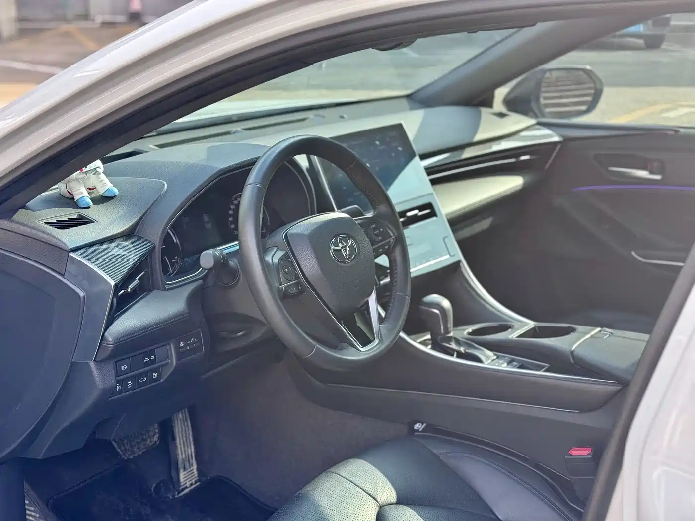 Toyota Avalon 2023 Hybrid 2.5L Luxury Edition фото 7