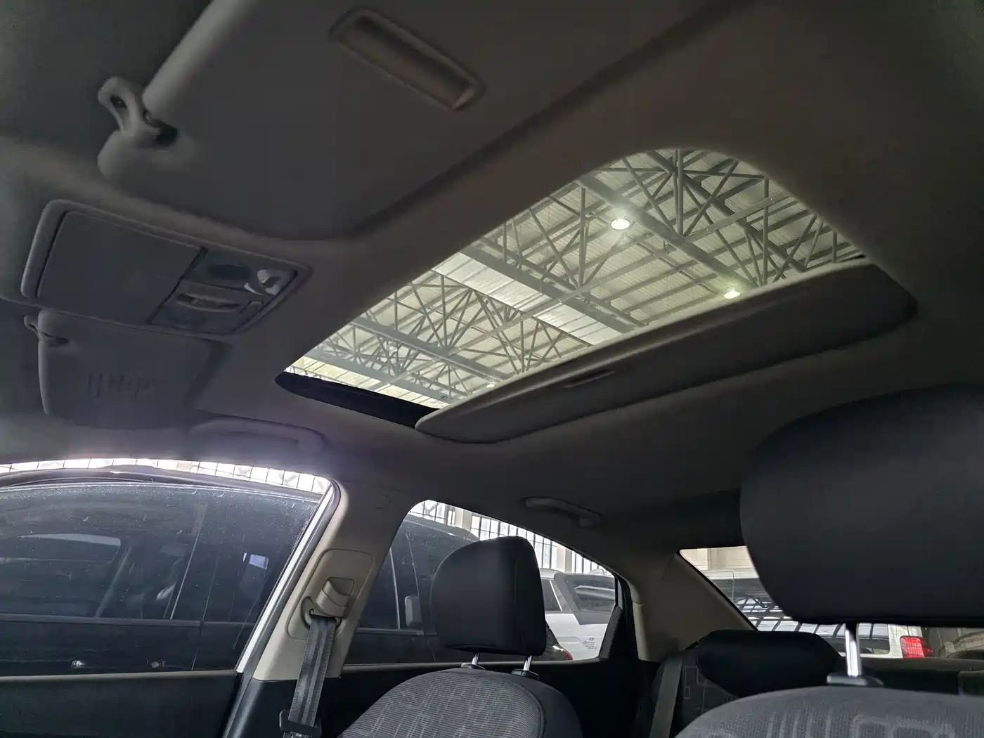Kia K2 2011 Sedan 1.4L AT Premium ECO фото 10