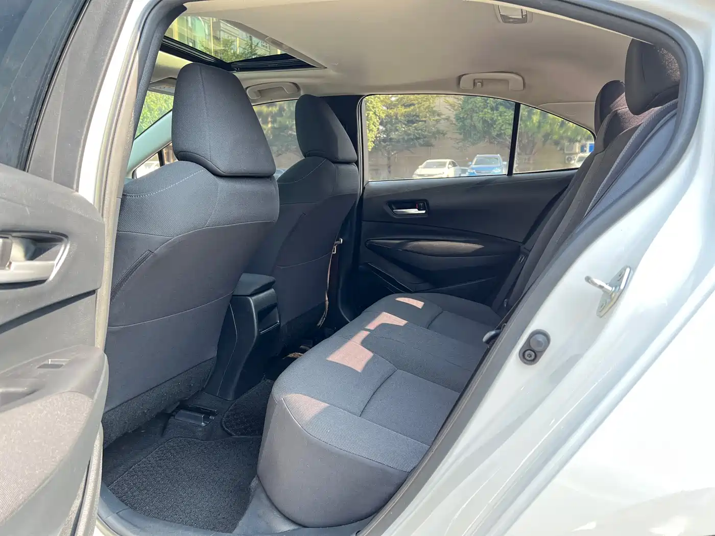 Toyota Corolla 2019 1.2T S-CVT GL-i Elite Edition фото 9