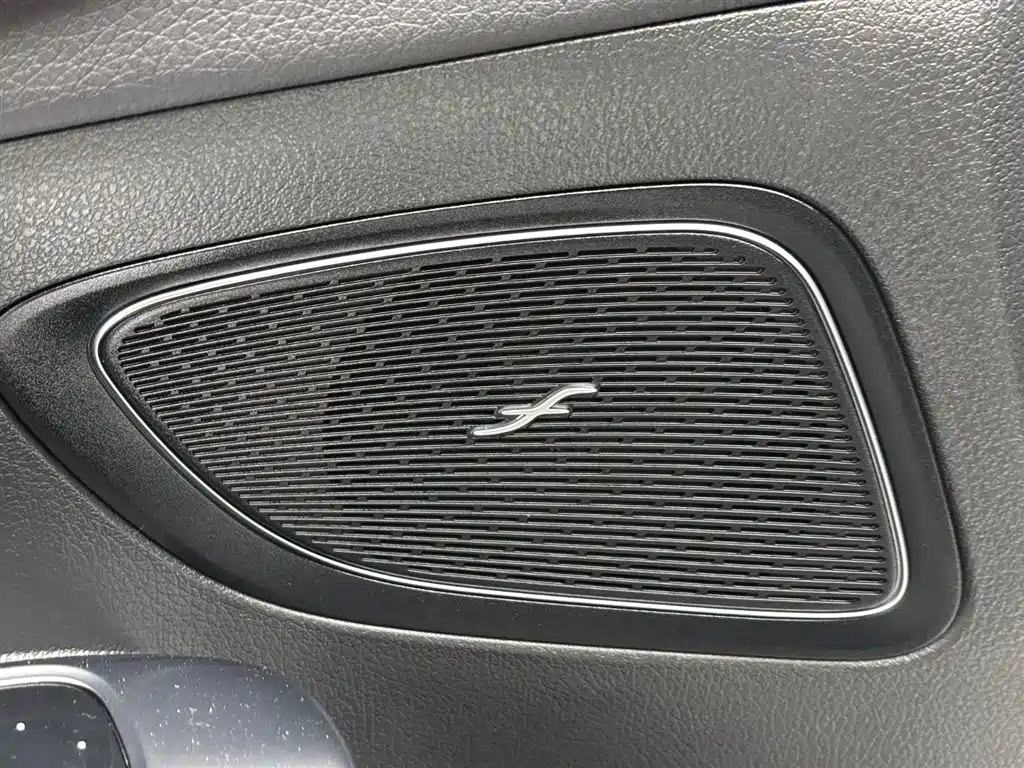Mercedes-Benz C-Class 2023 Facelift C 200 L Sport Edition фото 18