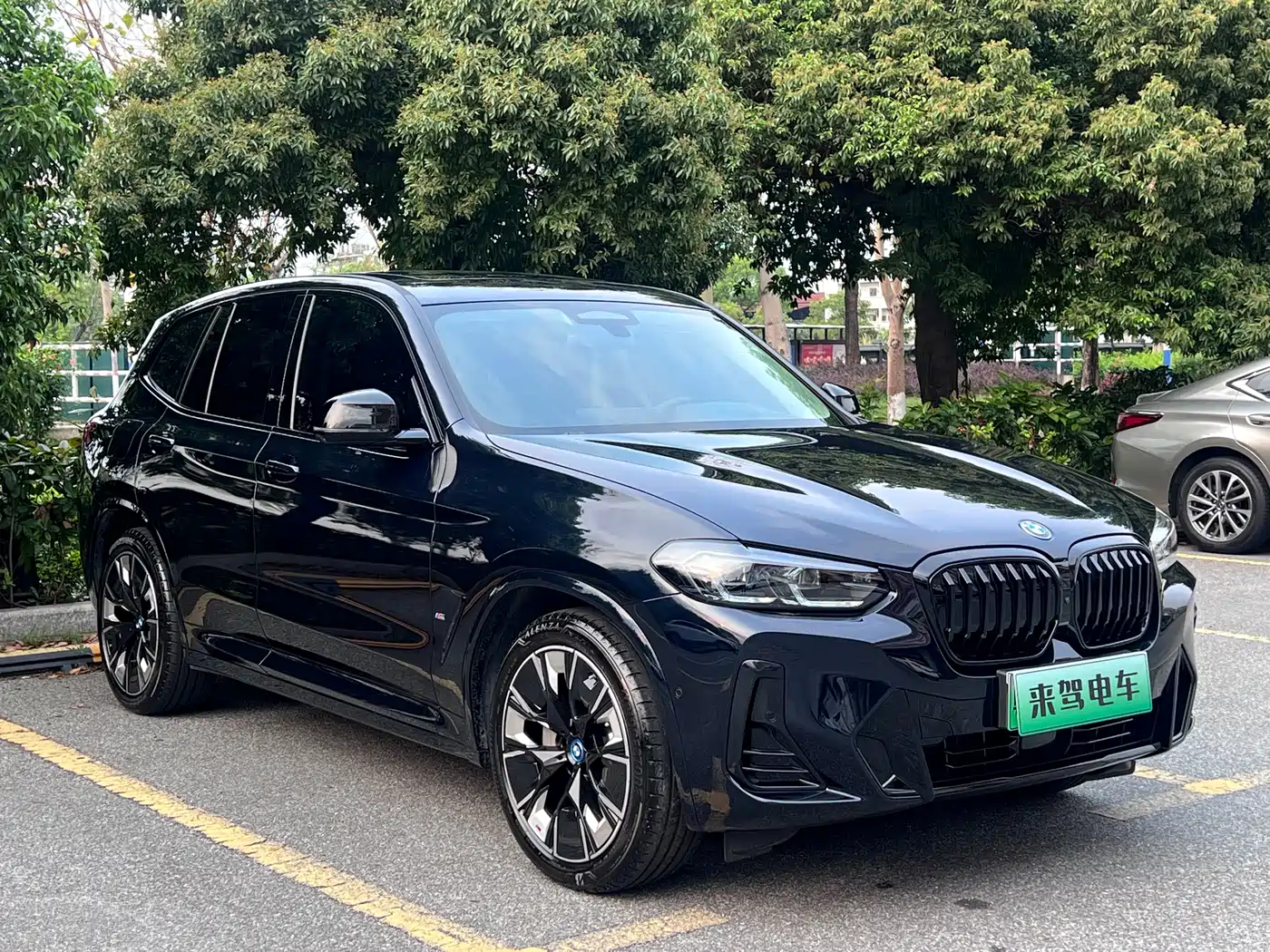 BMW IX3