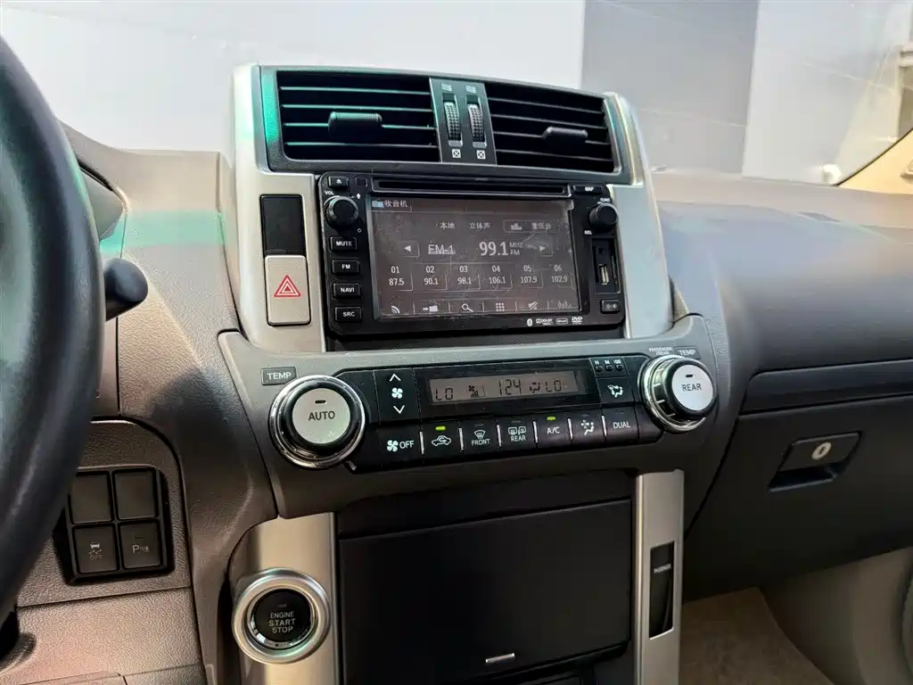 Toyota Prado 2010 4.0L Automatic TX-L фото 28