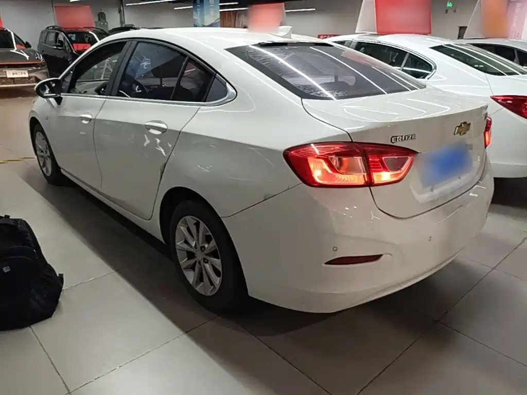 Chevrolet Cruze 2017 1.5L Manual Stylish фото 5