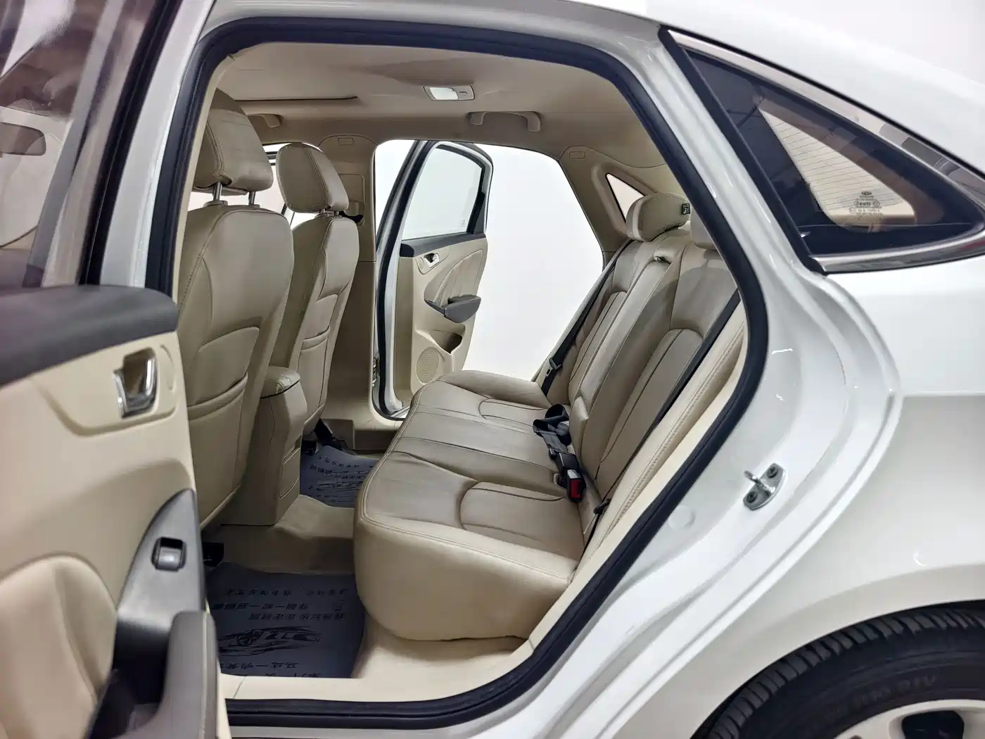 Chery Arrizo 7 2015 2015 1.6L Manual Zhishang Edition