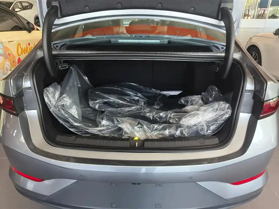 BYD Qin PLUS 2026 DM-i Smart Edition 128KM Progressive фото 4