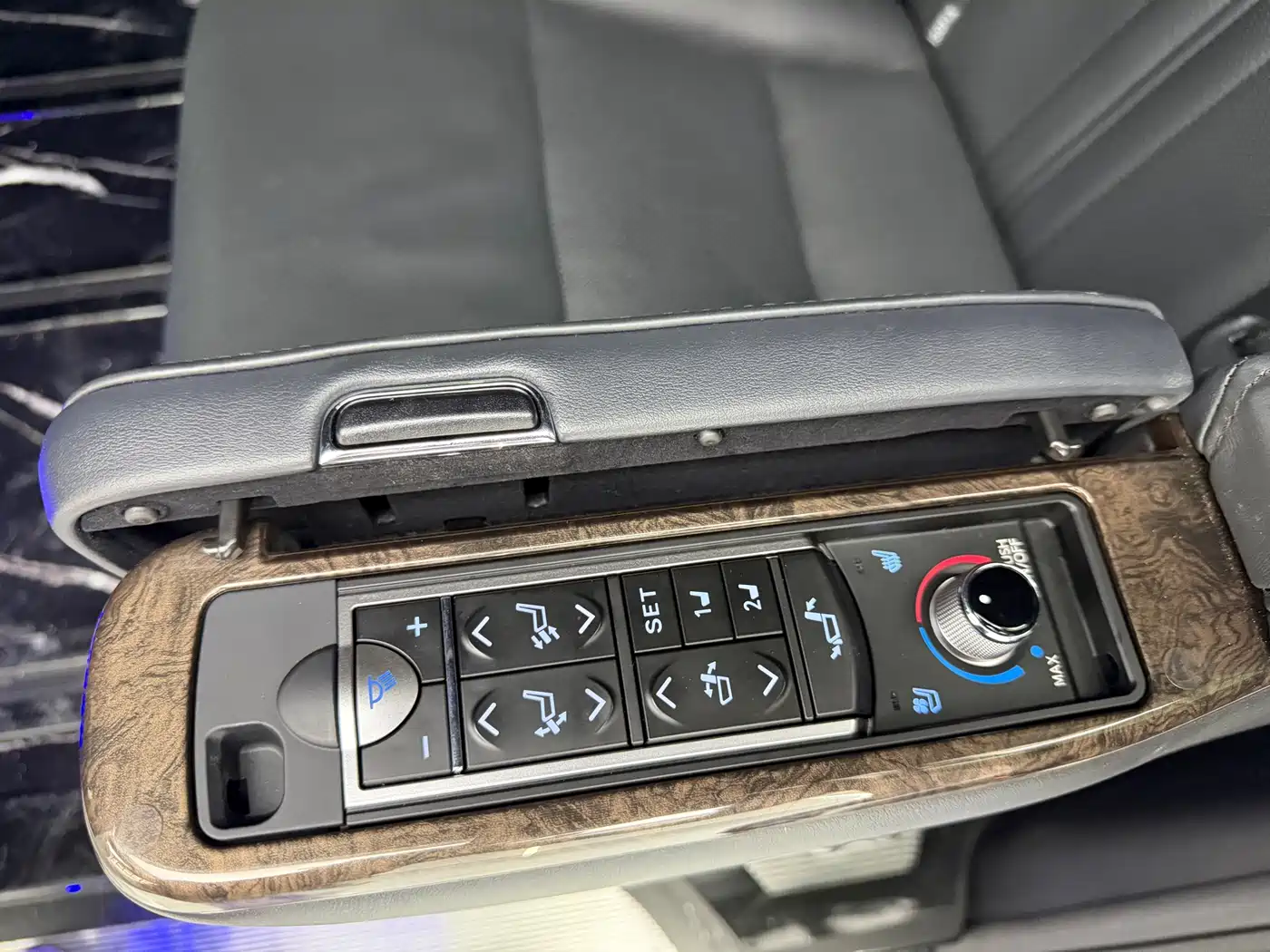 Toyota Alphard 2021 Hybrid 2.5L Premium фото 8