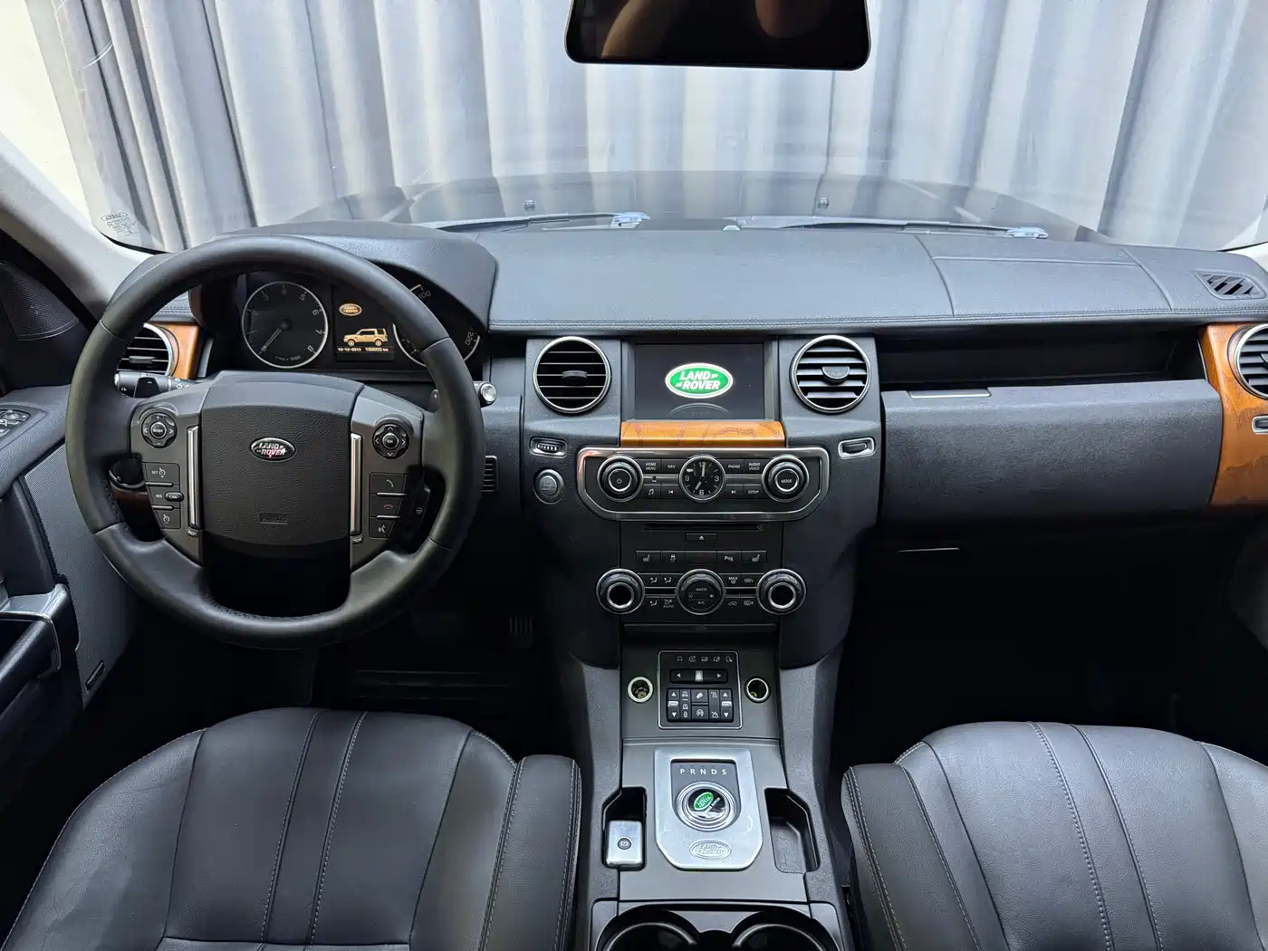 Фото 8 - Land Rover Discovery