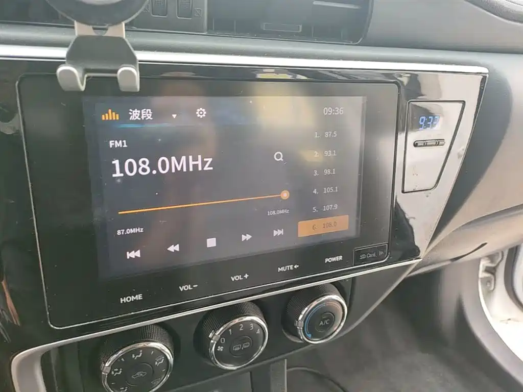 Toyota Corolla 2017 Facelift 1.2T S-CVT GL-i фото 13