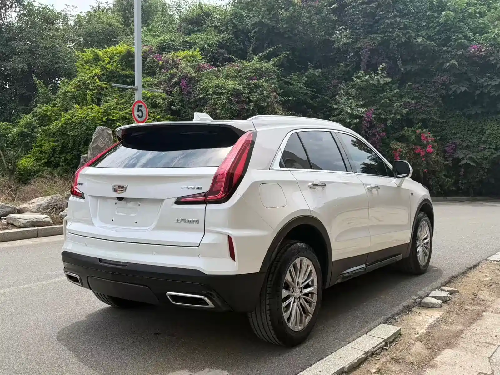 Photo 3 - Cadillac XT4